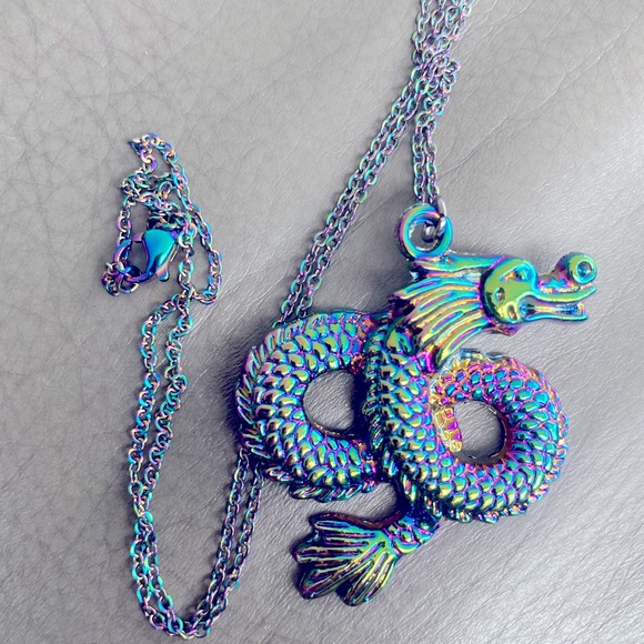 Rainbow 🌈 Chinese dragon 🐉 boho Necklace - Picture 8 of 12